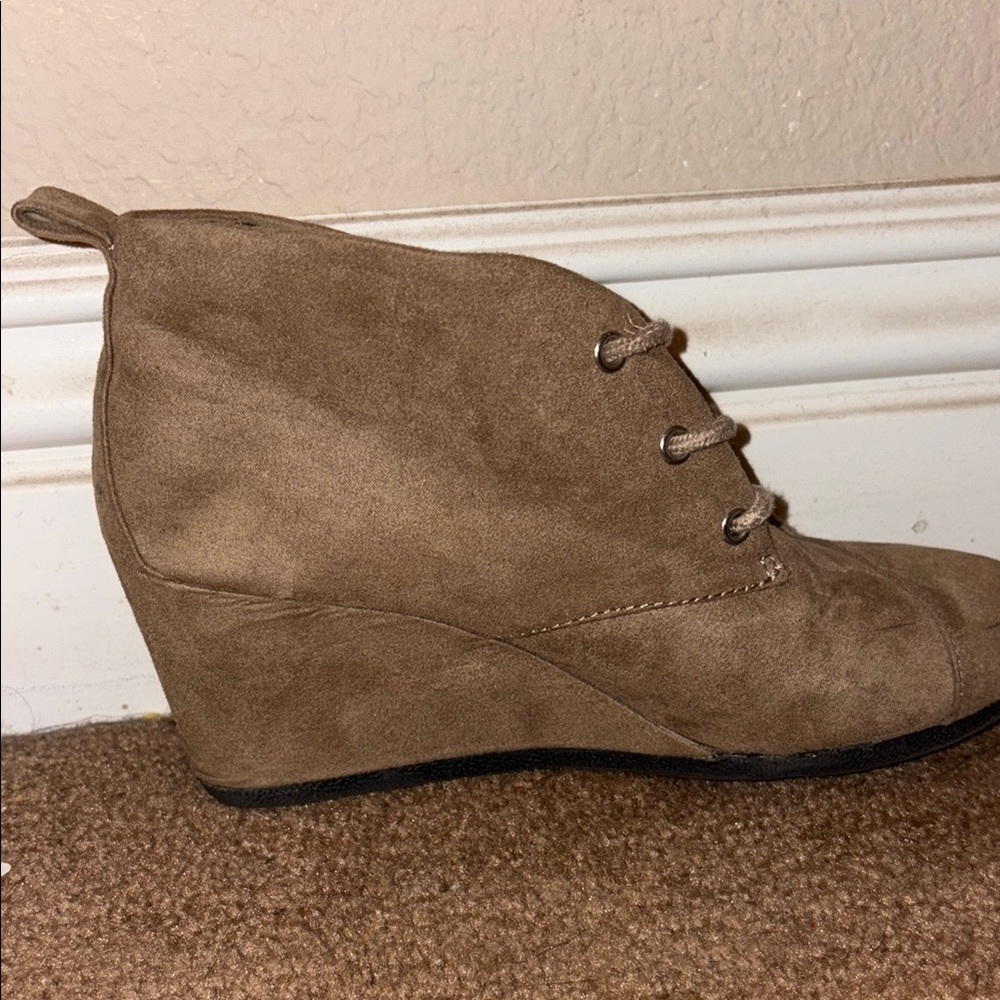 Women's Tan Wedge Ankle Boots